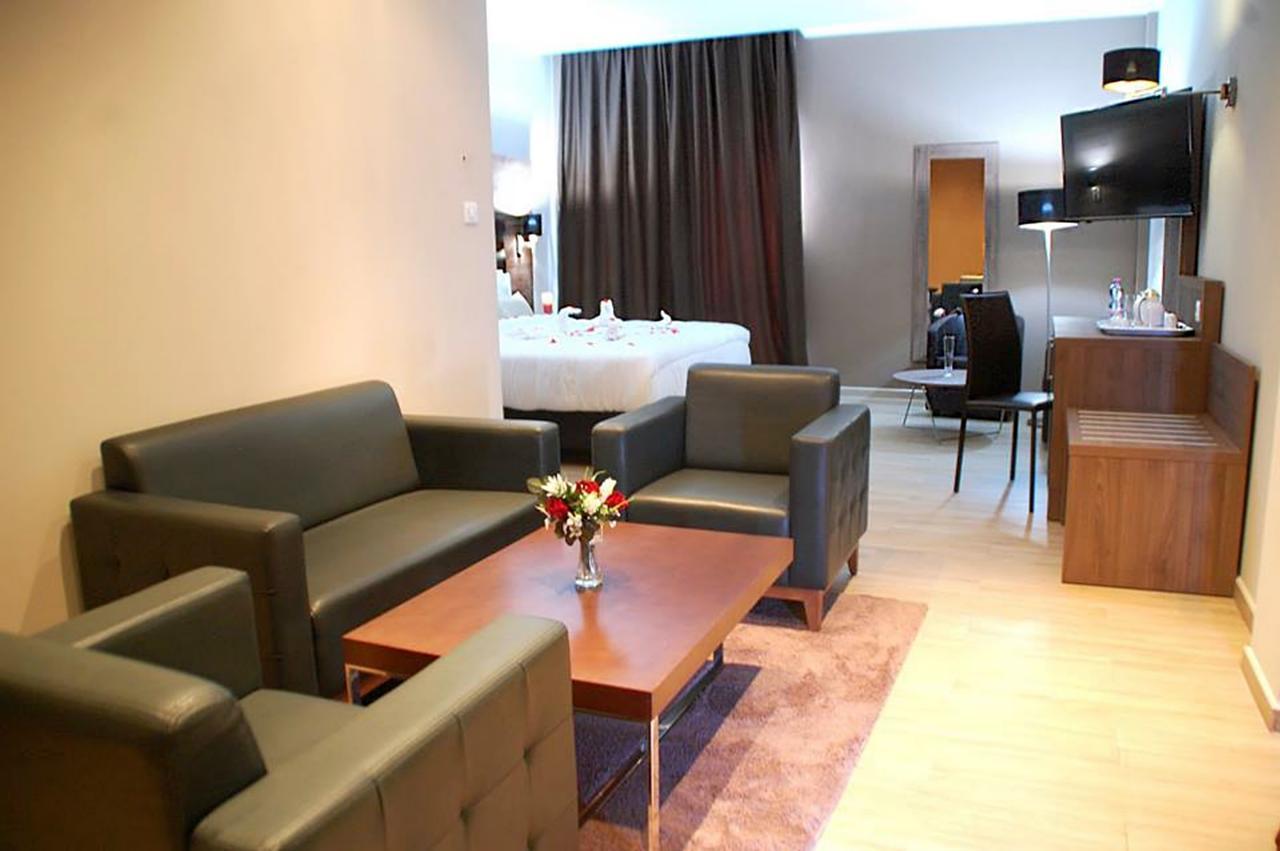 Le Zenith Hotel Oran Exteriör bild
