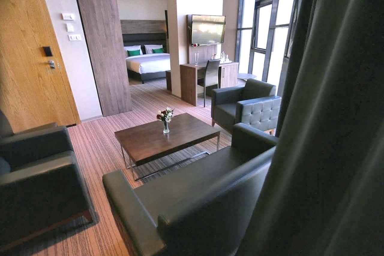 Le Zenith Hotel Oran Exteriör bild